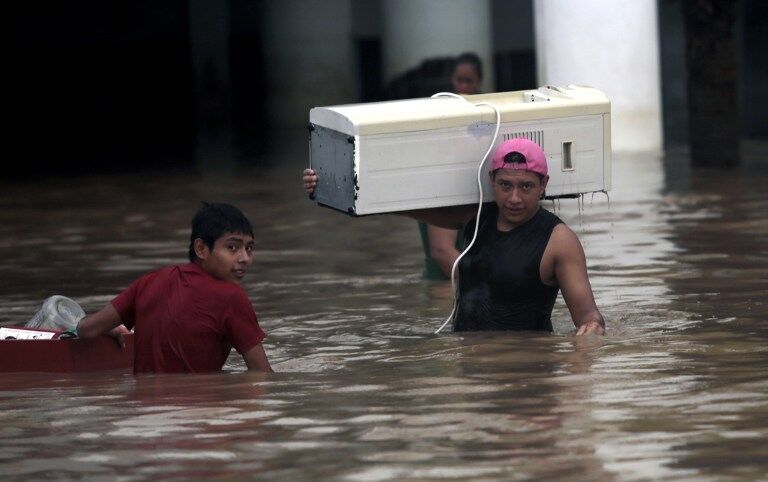 Ураган Ингрид обрушился на побережье Мексики 