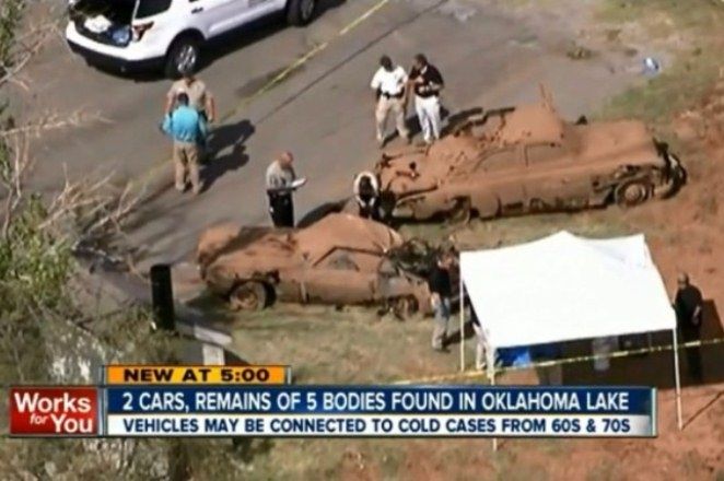 У США на дні озера знайшли автомобілі з останками людей 