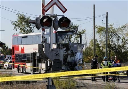 Жертвами столкновения поезда с автобусом в Канаде стали шесть человек
