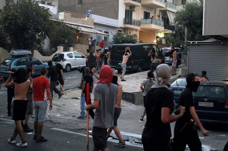 В Греции протесты антифашистов переросли в столкновения с полицией