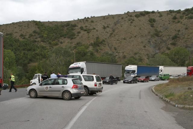 Напад на місію ЄС на півночі Косово: один убитий, двоє поранені