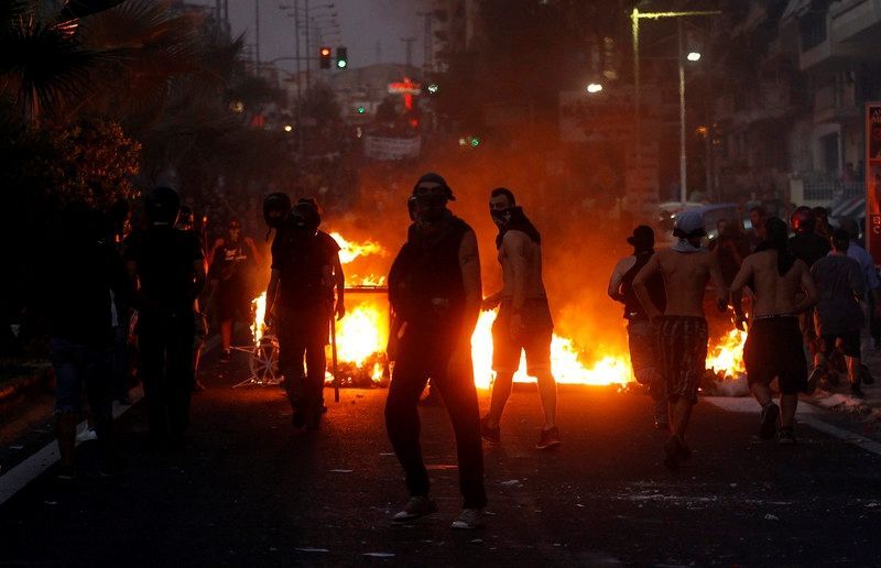 В Греции протесты антифашистов переросли в столкновения с полицией