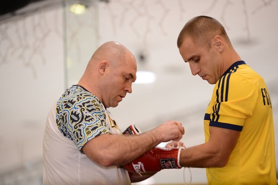 Участники боксерского турнира в Харькове провели открытую тренировку 