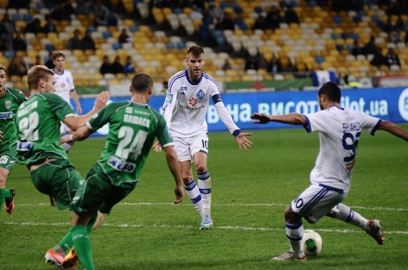 Премьер-лига Украины. "Динамо" вымучило победу на "Олимпийском"