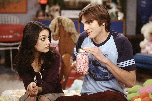 Отношения Кунис и Катчера зародились еще в середине девяностых