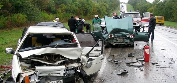 На Тернопольщине столкнулись "девятка" и "Славута": 4 пострадавших