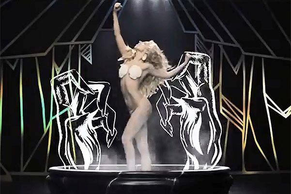 Леди Гага и Адам Ливайн поссорились в Твиттере