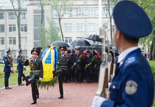 Янукович вшанував пам'ять жертв Бабиного Яру
