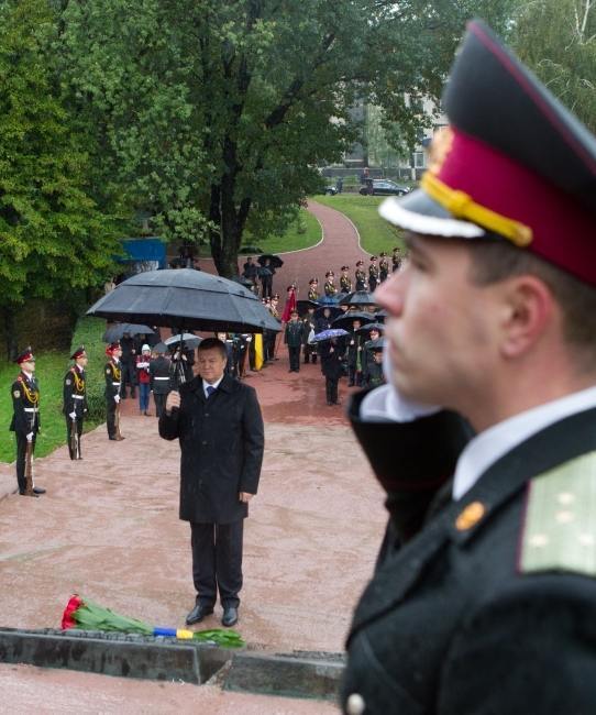 Янукович вшанував пам'ять жертв Бабиного Яру