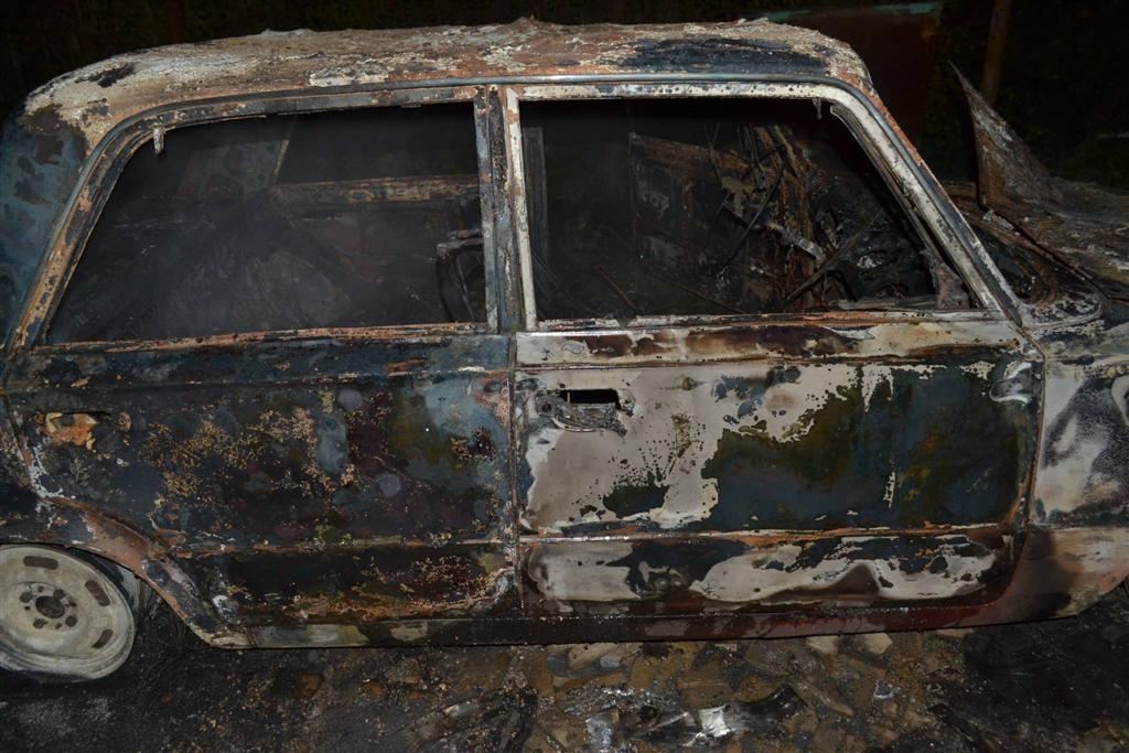 На Луганщині дотла спалили авто активіста "Дорожнього контролю"
