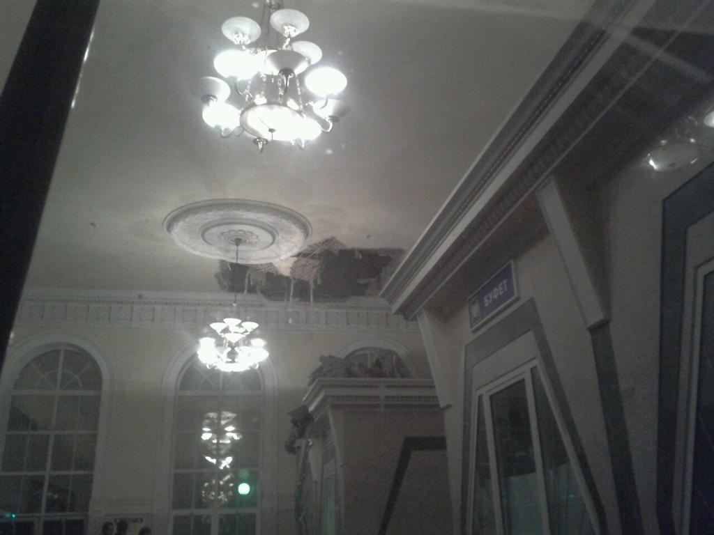 В Черниговской области в помещении вокзала рухнул потолок