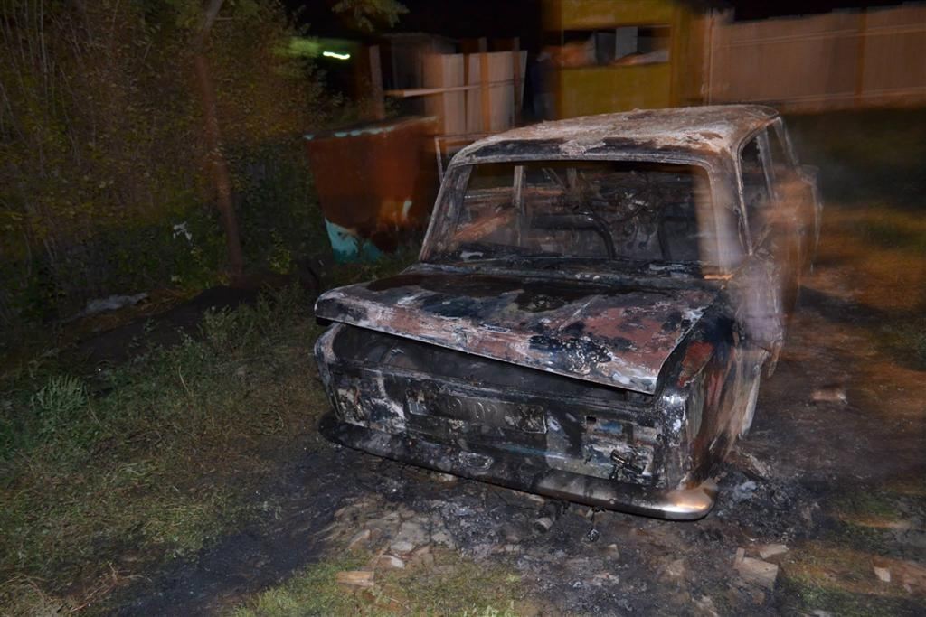 На Луганщине дотла сожгли авто активиста "Дорожного контроля"