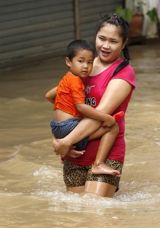 В Таиланде из-за наводнения пострадали два миллиона человек