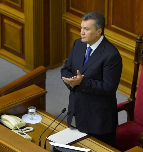 Янукович поздравил депутатов с началом новой сессии Рады