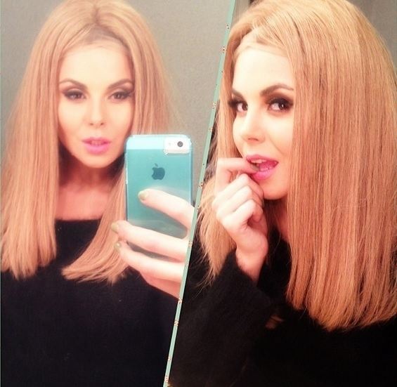 Настя Каменских стала блондой