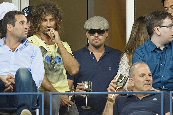 Леонардо ДиКаприо и Лукас Хааса веселятся на US Open