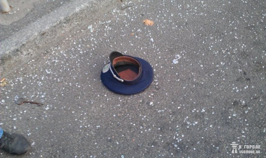 В Днепропетровске милицейский УАЗ разбил 3 авто