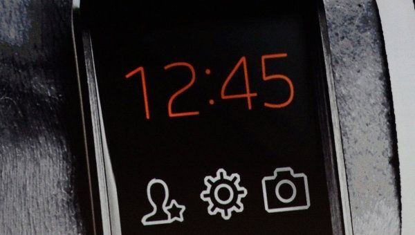 Samsung выпустила "умные часы"