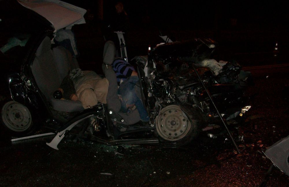 Лобовое ДТП в Харькове: двое погибли, трое в больнице