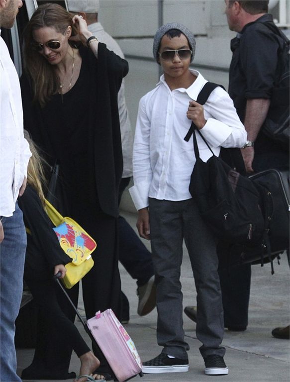 Анджелина Джоли отправилась с детьми в сиднейский аквариум