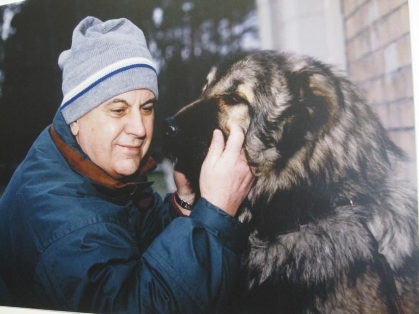 В Киеве открыли выставку фотографий Кравчука-юбиляра