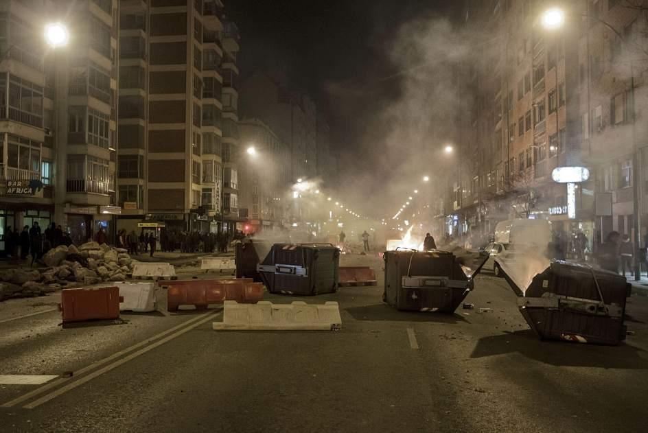 Беспорядки на севере Испании: есть пострадавшие и арестованные