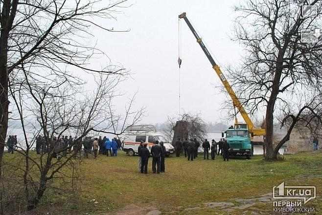 В Кривом Роге в водохранилище нашли три угнанных авто