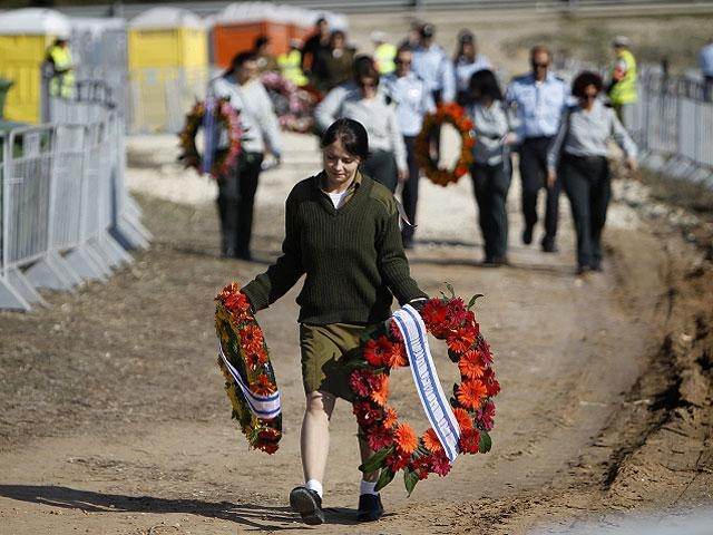 Ізраїль попрощався з Аріелем Шароном: похорон прикривали батареєю ПРО