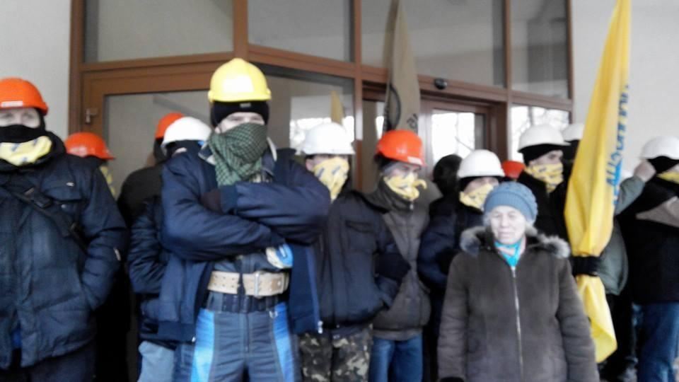 Активісти Евромайдана заблокували всі входи і виходи з МВС