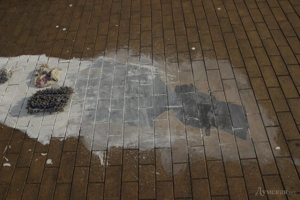 В Одесі вандали зафарбували "Тінь Пушкіна"