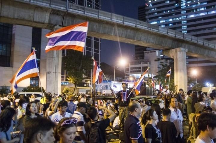 Оппозиция Таиланда дала правительству три дня на отставку