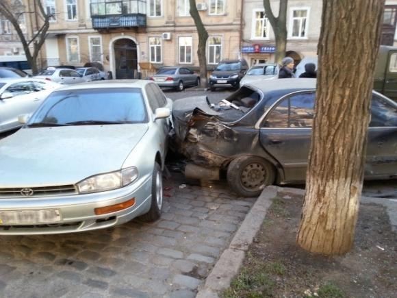 В Одессе девушка на BMW снесла пять машин