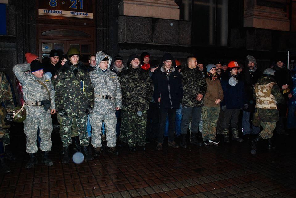 Ночь на Майдане прошла в тревоге, но без штурма