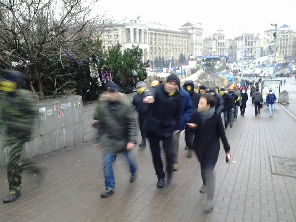 "Тітушкі" проникають на Евромайдан