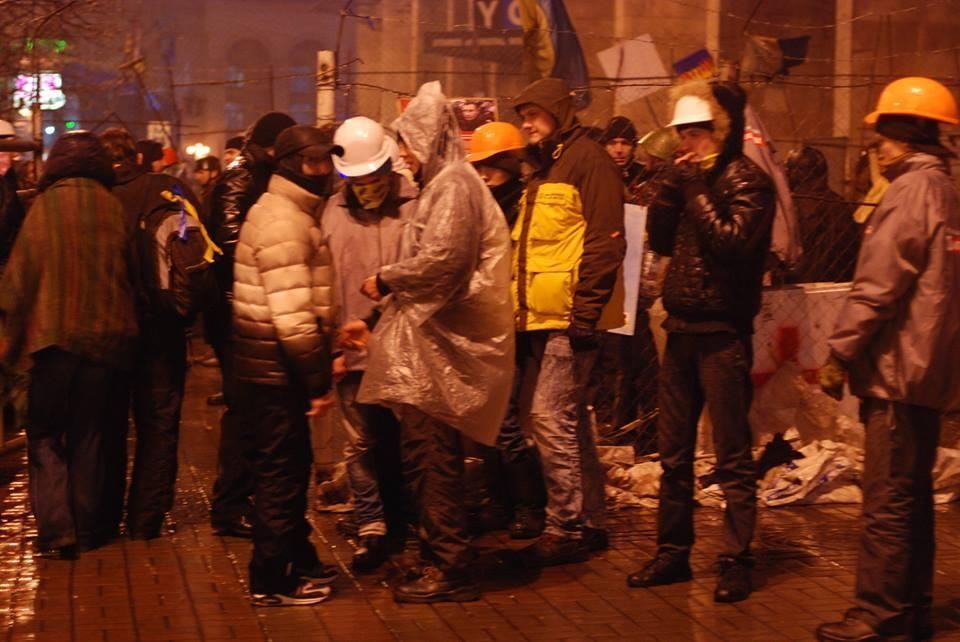 Ніч на Майдані пройшла в тривозі, але без штурму