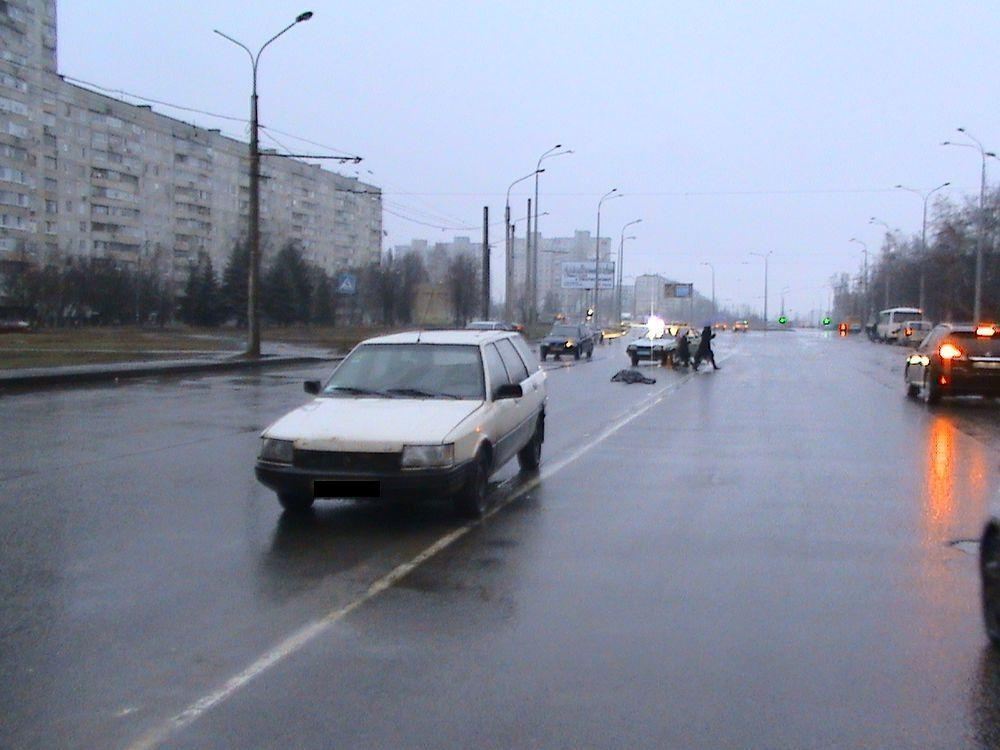 Пешехода в Харькове переехали две машины