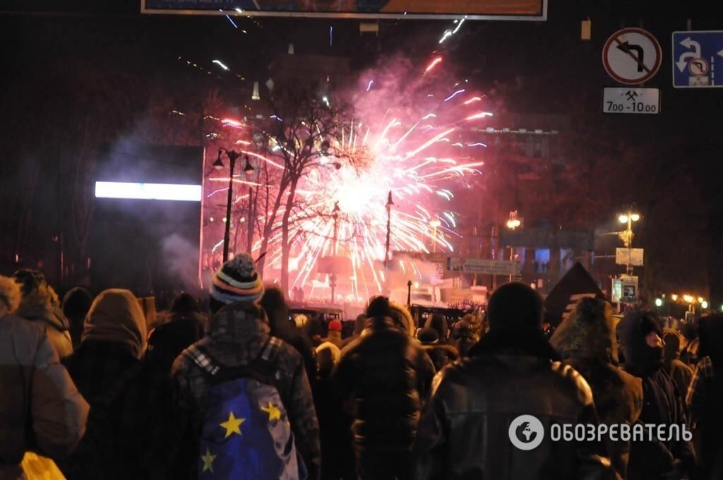 На Майдане – концерт, на Грушевского – пожар и фейерверки 