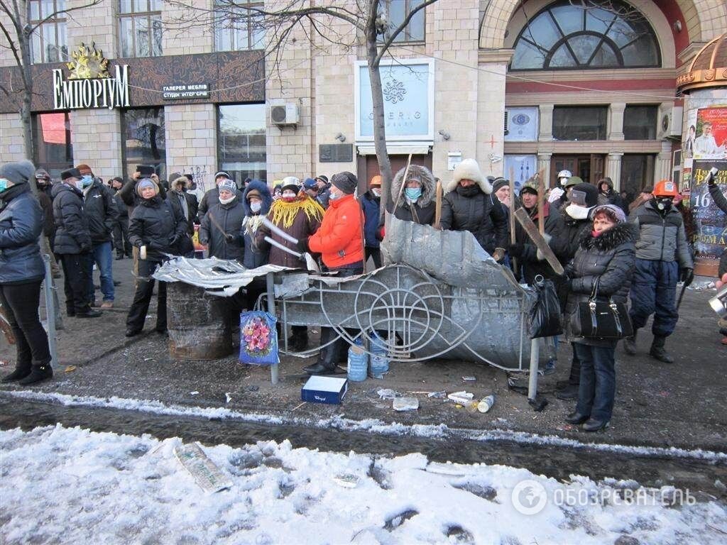 Митингующие против спецназа: противостояние в центре Киева продолжается