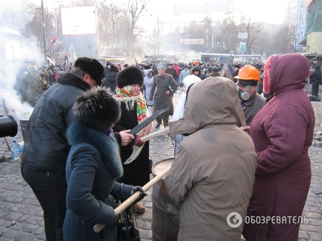 Мітингувальники проти спецназу: протистояння в центрі Києва триває