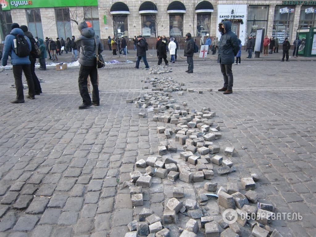 Мітингувальники проти спецназу: протистояння в центрі Києва триває