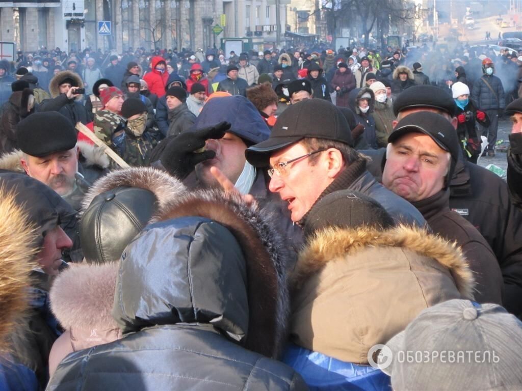 Мітингувальники проти спецназу: протистояння в центрі Києва триває