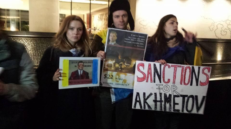 У Лондоні українці пікетували квартиру Ахметова