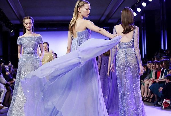 Elie Saab показал в Париже новую коллекцию роскошных платьев