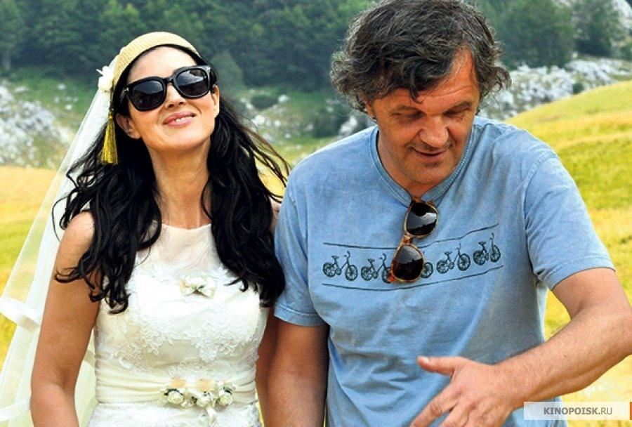 Моника Беллуччи на съемках фильма: голая и мокрая