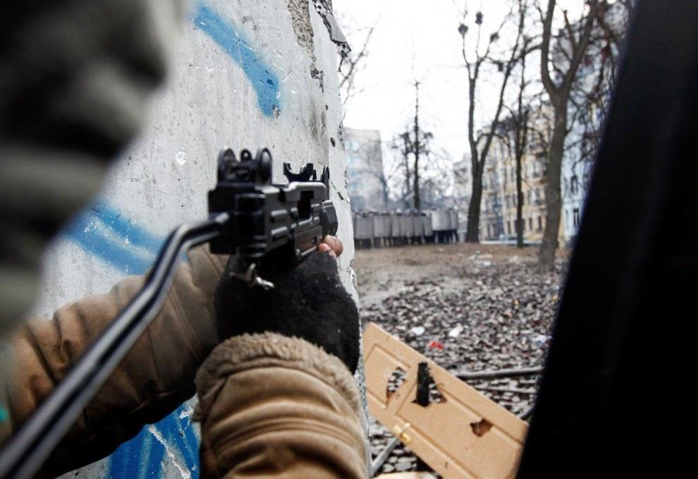 17 впечатляющих кадров вооруженных столкновений в Киеве