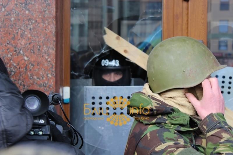 Івано-Франківська ОДА впала під штурмом мітингувальників