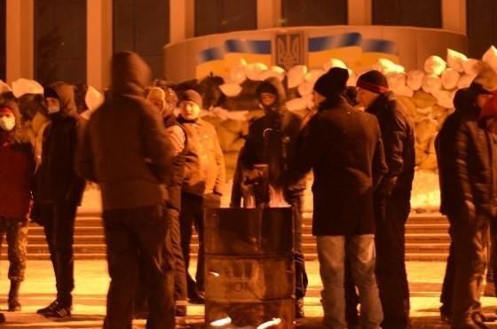 У Львові, Хмельницькому та Рівне мітингувальники звели барикади