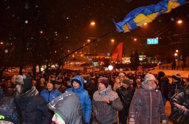 У Сумах міліція перегородила евромайдановцам вхід до приміщення облради