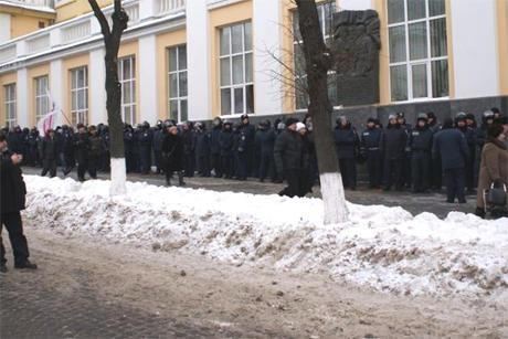 У Вінниці захопили будівлю облради 