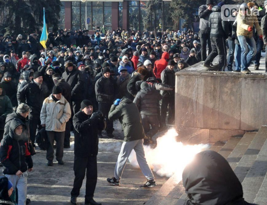 Є перші постраждалі від зіткнень в Запоріжжі